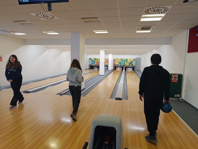 Bruslení a bowling 8. roč. (13.12.2023)